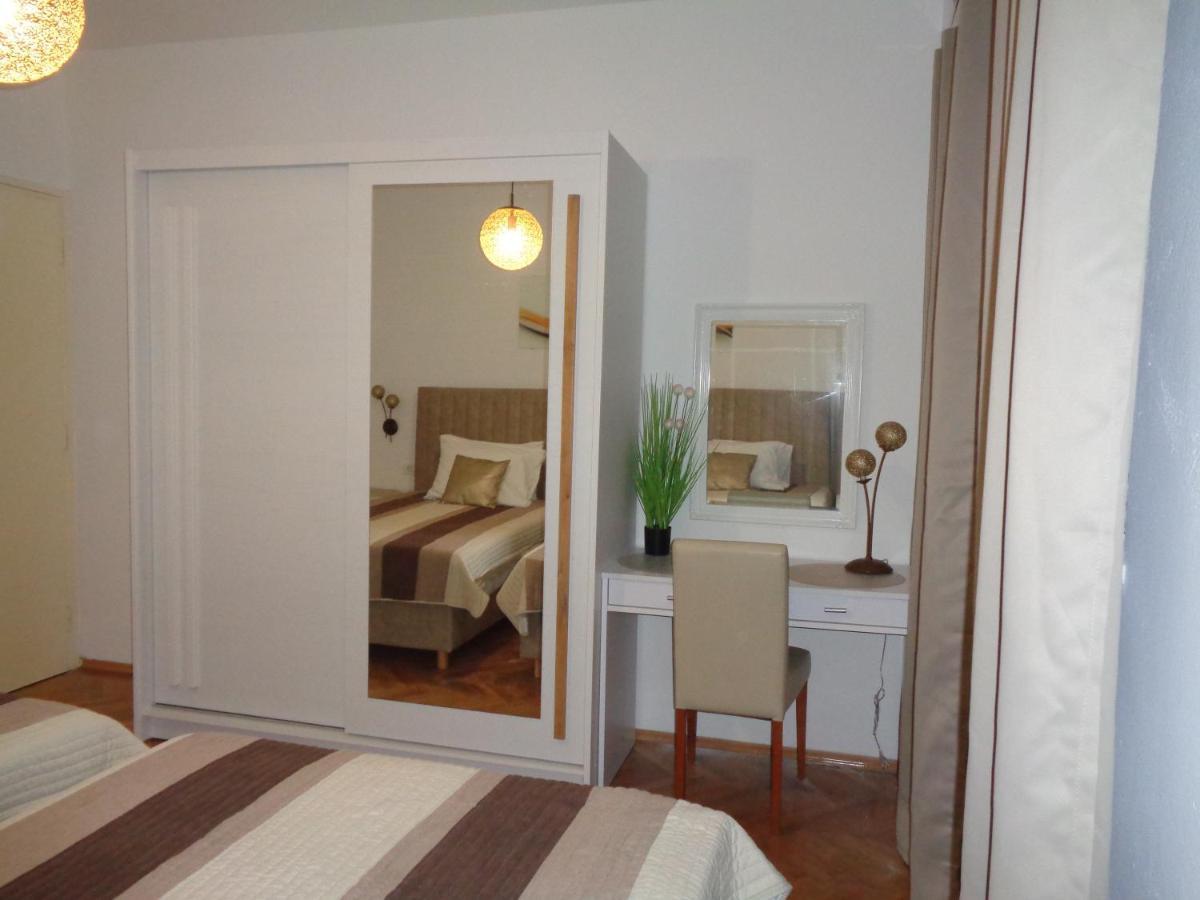 Apartments Miki 2 Новаля Екстериор снимка