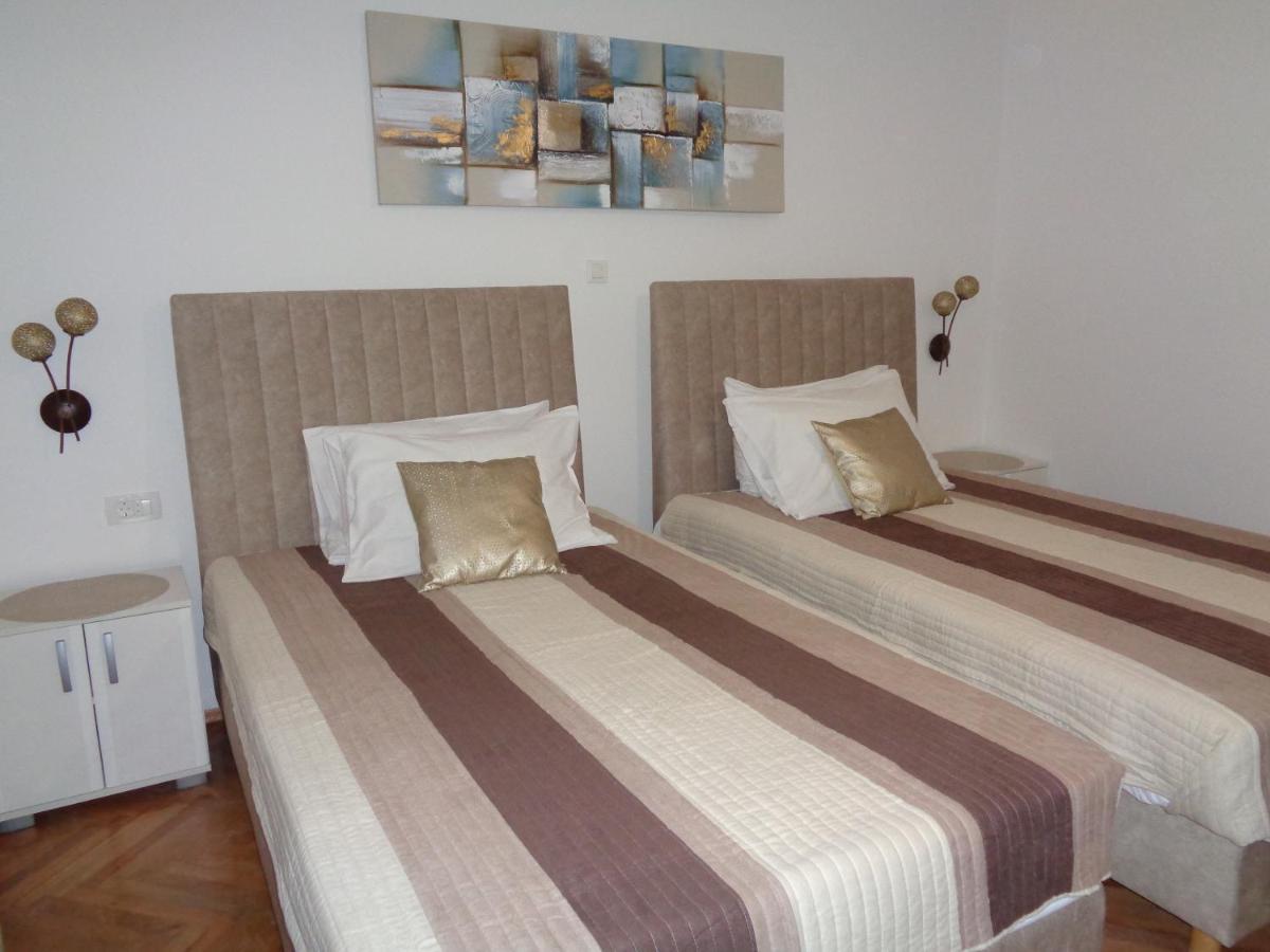 Apartments Miki 2 Новаля Екстериор снимка