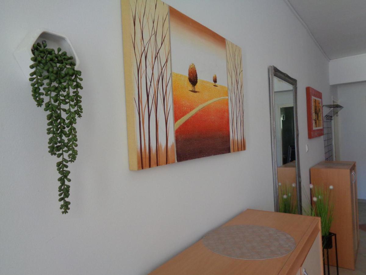 Apartments Miki 2 Новаля Екстериор снимка