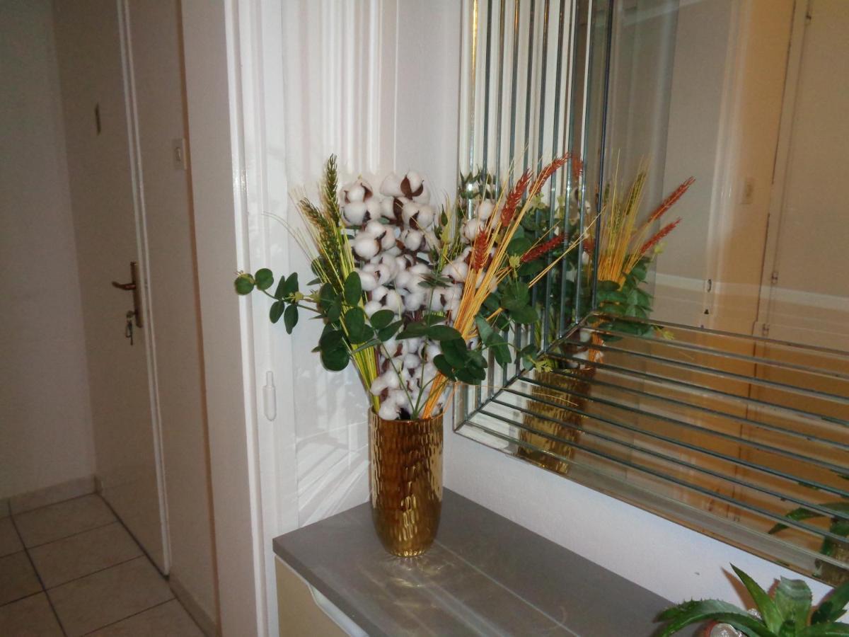 Apartments Miki 2 Новаля Екстериор снимка