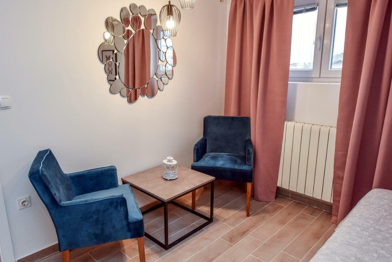 Apartments Miki 2 Новаля Екстериор снимка
