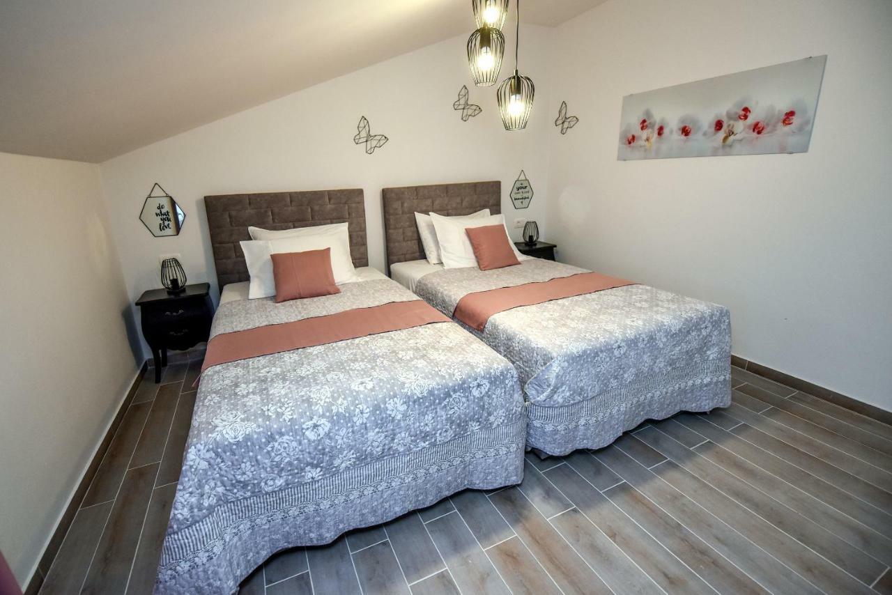 Apartments Miki 2 Новаля Екстериор снимка