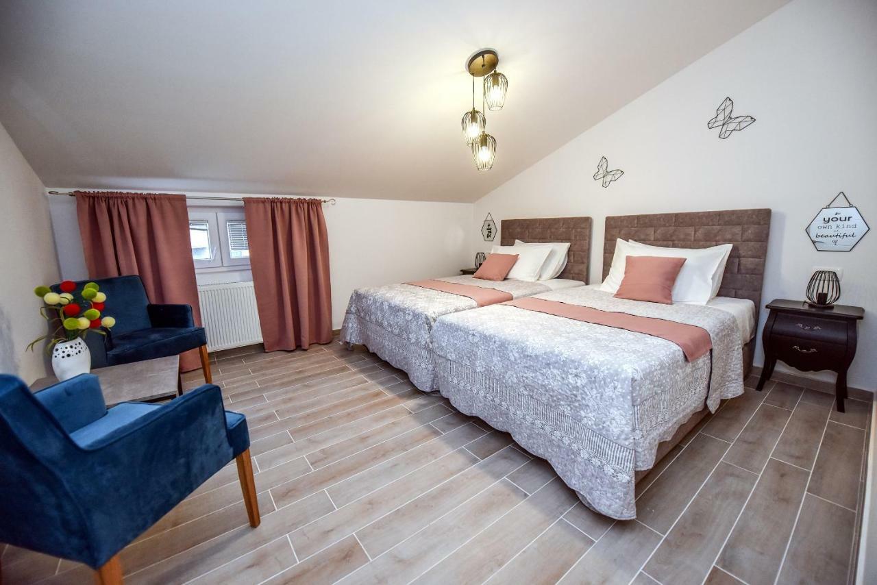 Apartments Miki 2 Новаля Екстериор снимка